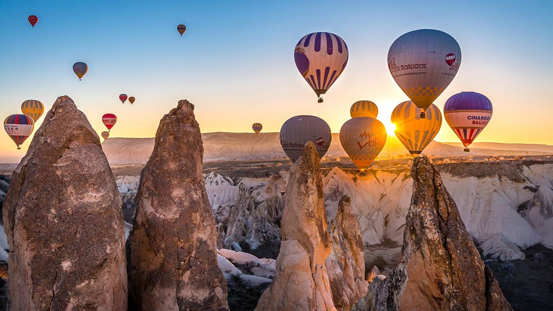 cappadocia-hot-air-balloon-898231084